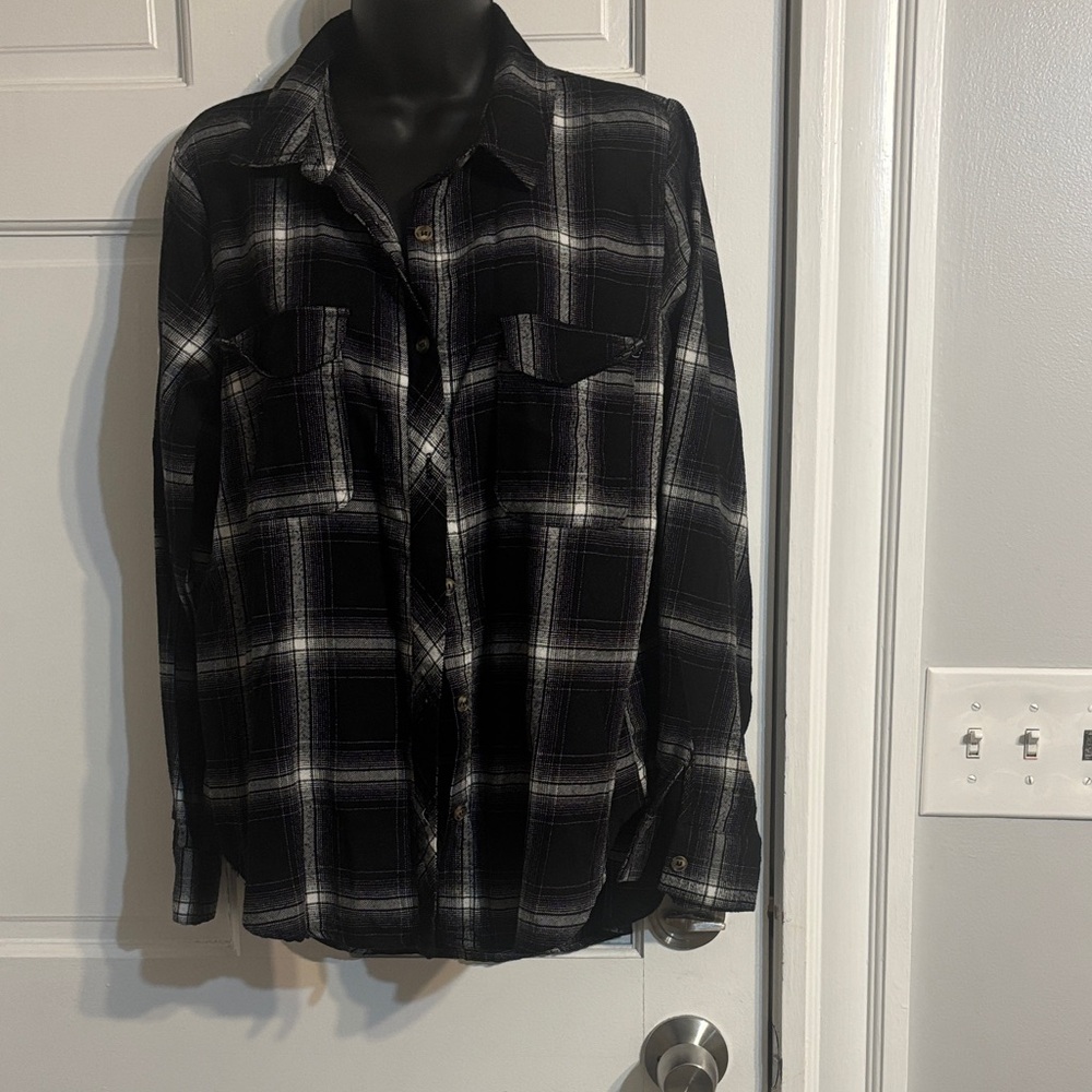 Vici Plaid Button-Up - image 3
